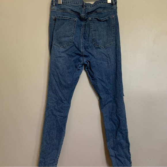 Ripped Jeans - Picture 2 of 4